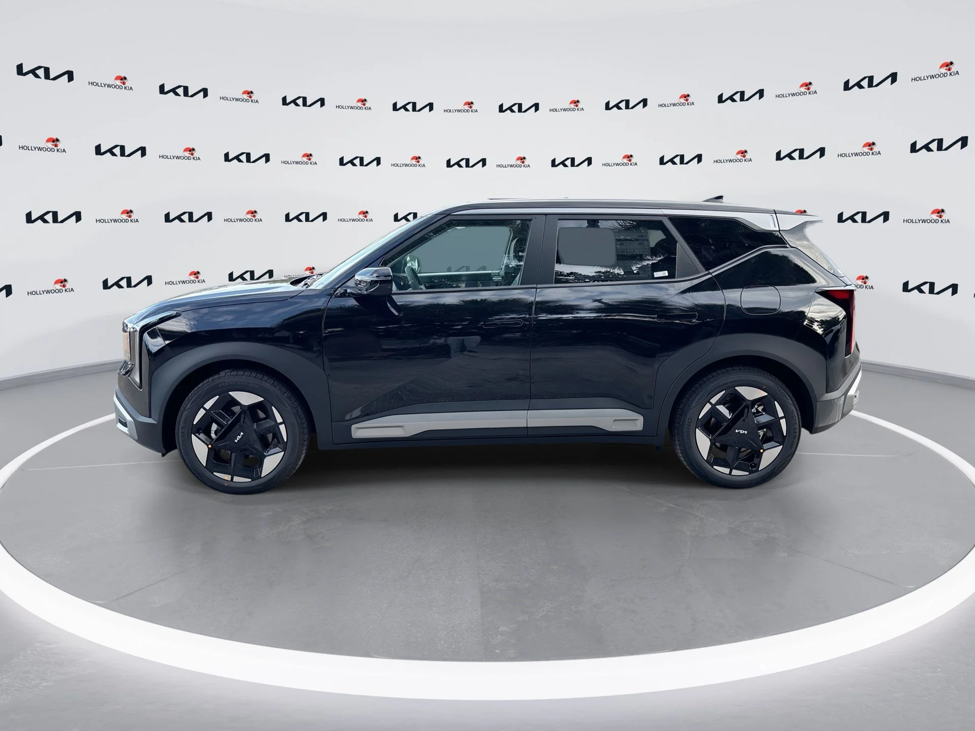 New 2027 Aurora Black Pearl Kia S image 5