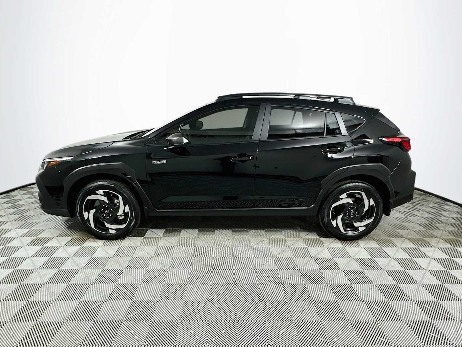New 2026 CRYSTAL BLACK SILICA Subaru Limited Hybrid image 4