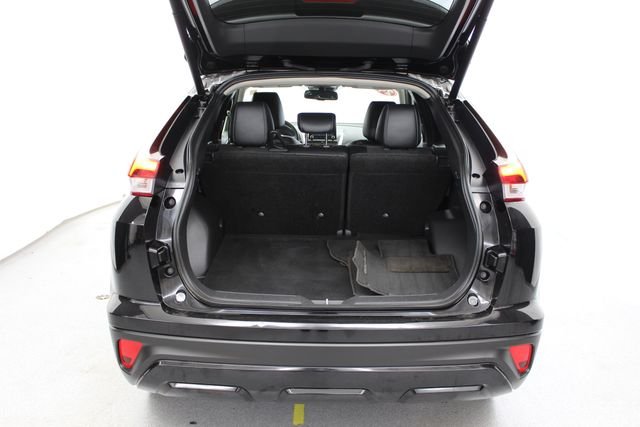 Used 2024  Mitsubishi SEL image 12