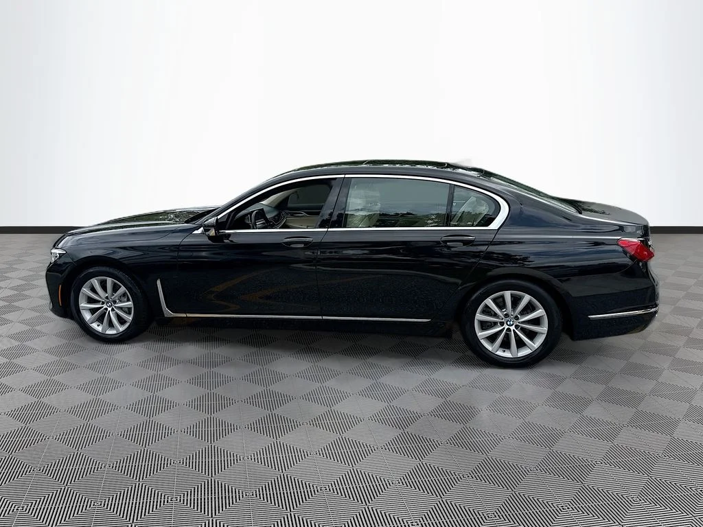 Used 2020 Black BMW 740i image 9