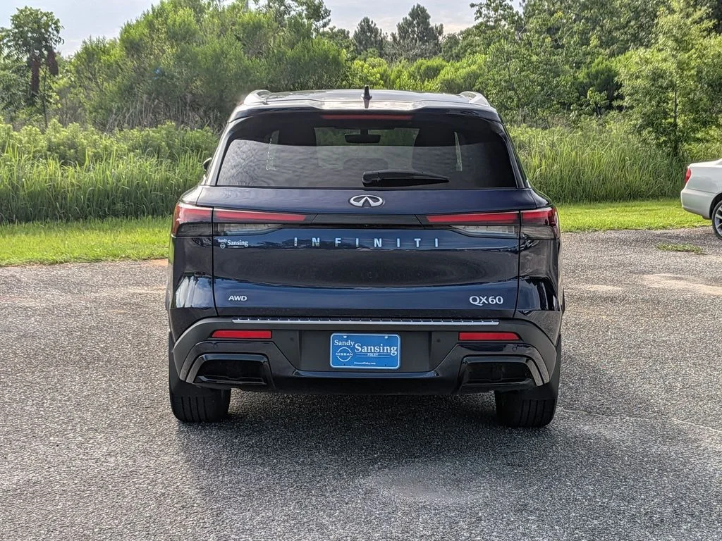 Used 2023 Blue INFINITI LUXE image 4