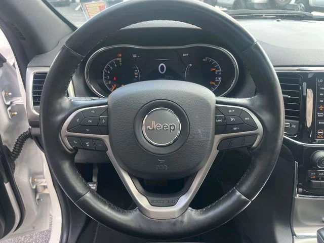 Used 2020 White Jeep Altitude image 24