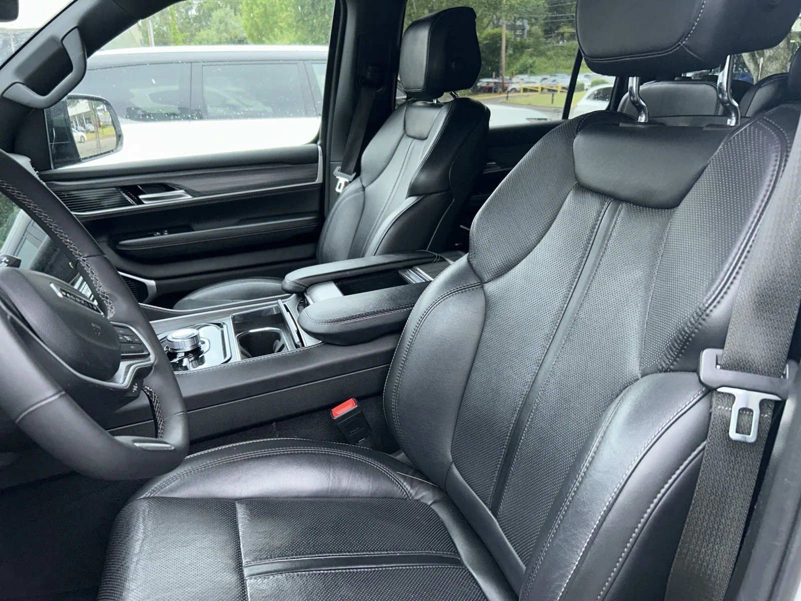 Used 2024 White Jeep Series II image 9