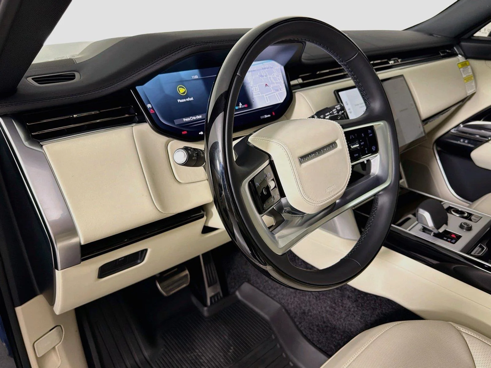 New 2027 Carpathian Grey Land Rover SE image 10