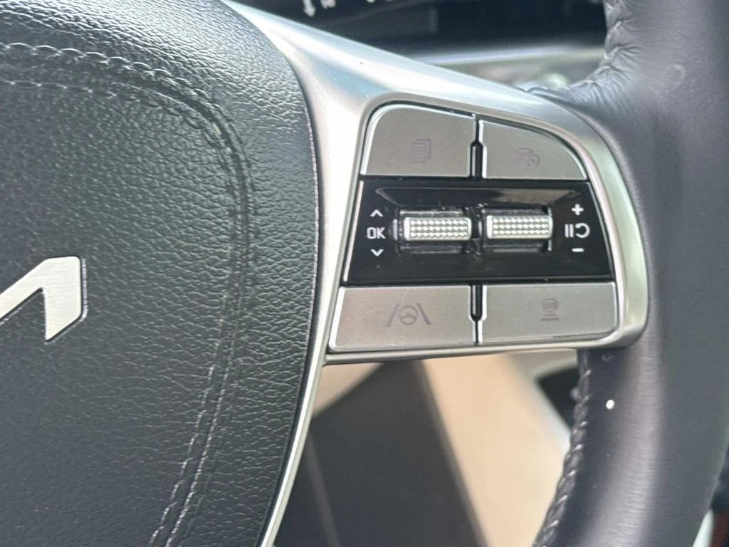 Used 2024 Black Kia S image 34