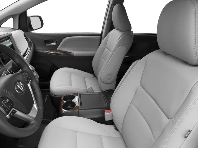 Used 2017 Blizzard Pearl Toyota XLE Premium image 9