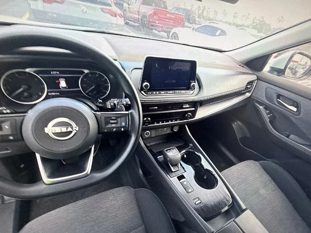 Used 2023 Silver Nissan SV image 5