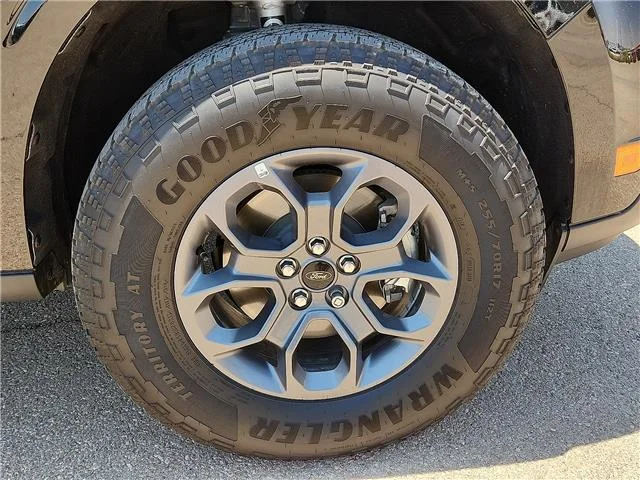 Used 2025 Black Ford XLT All-Wheel Drive SuperCrew 4.5 ft. box 121.1 in image 7
