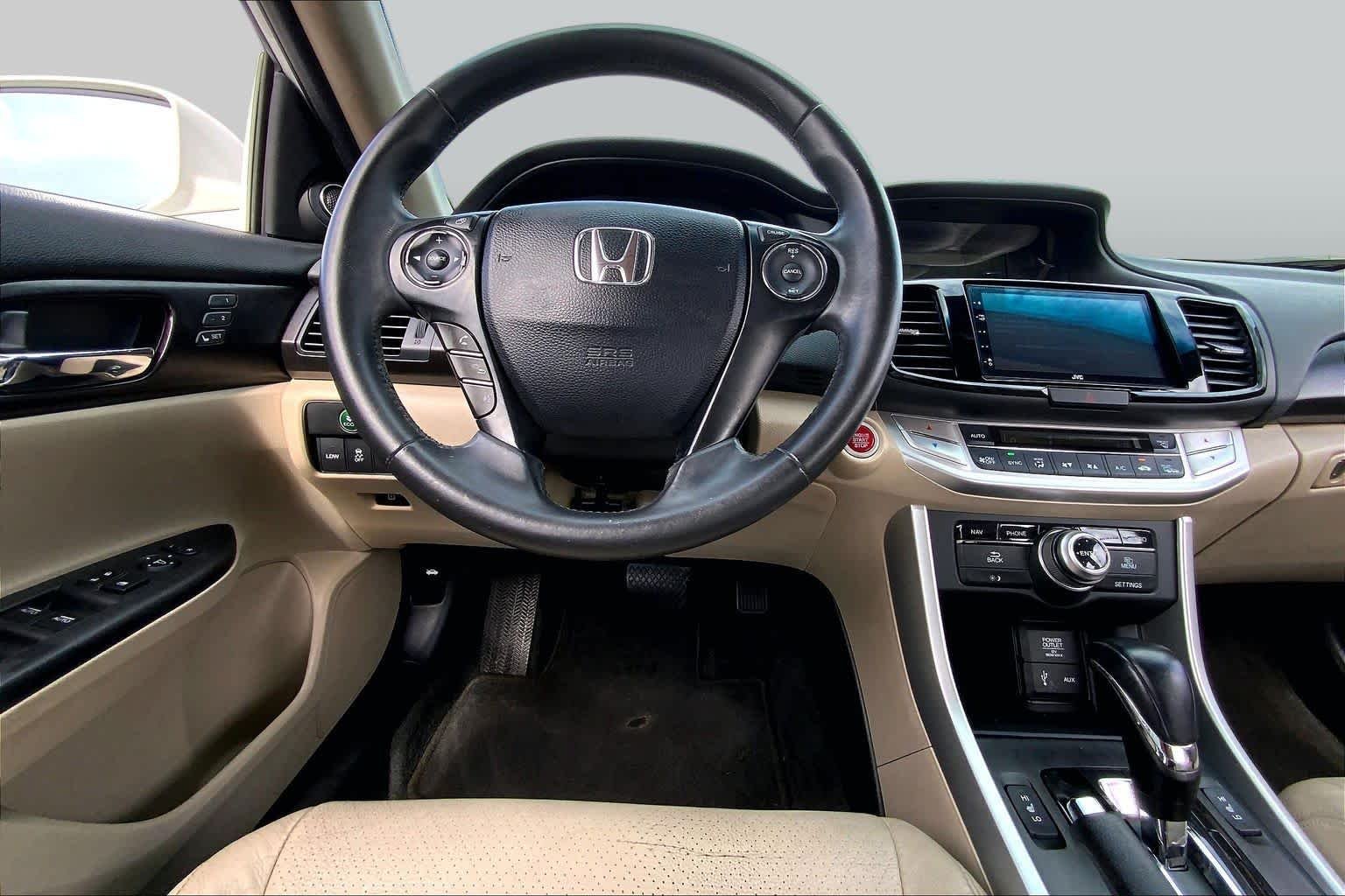 Used 2015  Honda  image 6