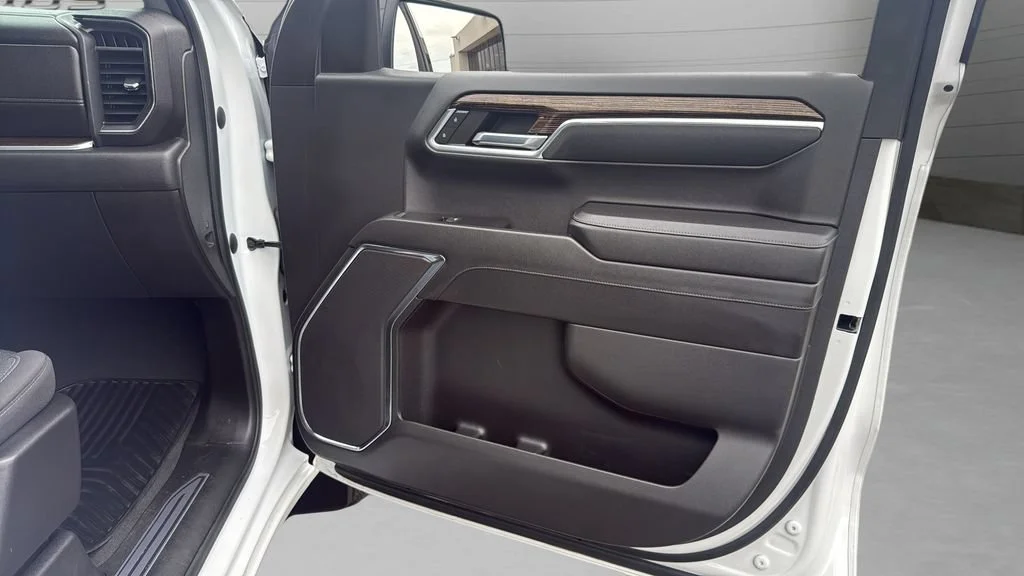 Used 2023 Summit White GMC Elevation image 11