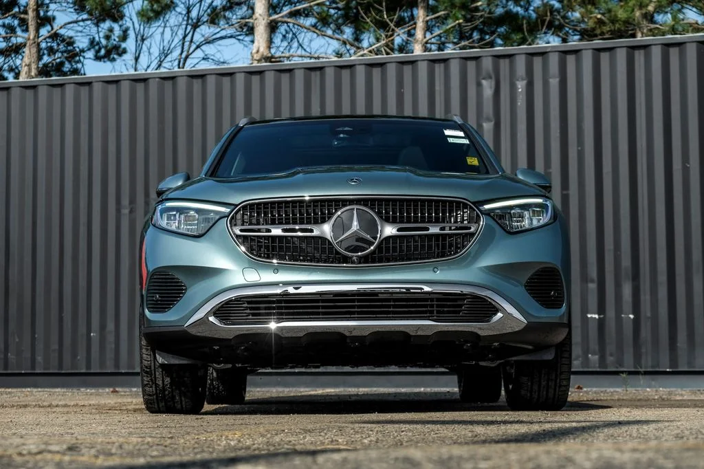 New 2026 Verde Silver Metallic Mercedes-Benz GLC 300 image 5