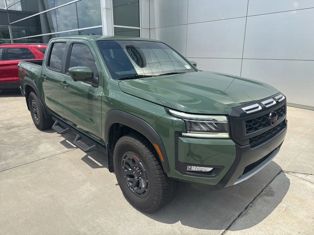 2025 Nissan Frontier PRO-4X Crew Cab 4X4's photo