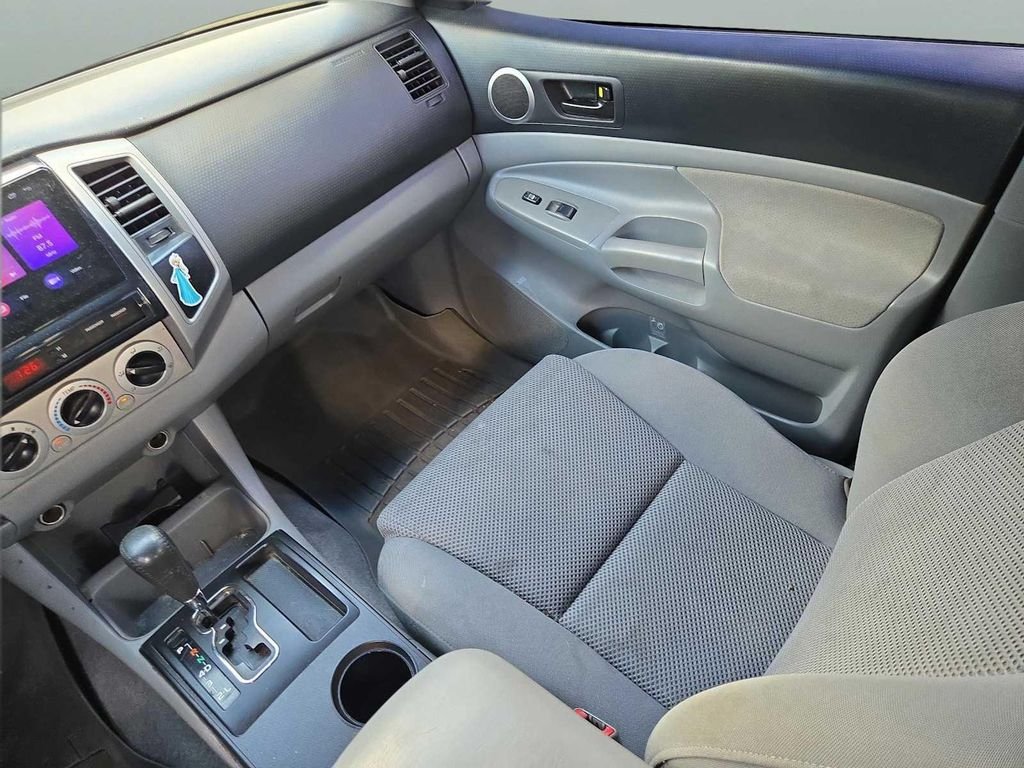 Used 2007 White Toyota PreRunner image 15