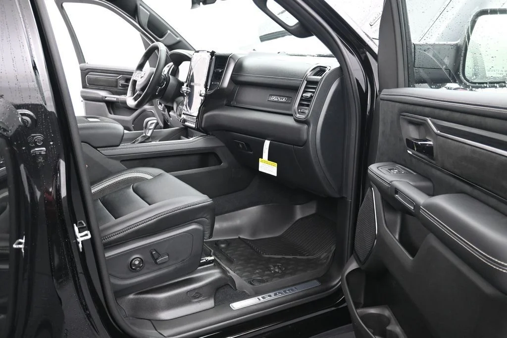 New 2026 Diamond Black Crystal Pearl-Coat Exterior Paint RAM RHO image 13