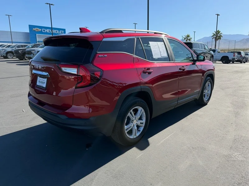 Used 2024 Volcanic Red Tintcoat GMC SLE image 3
