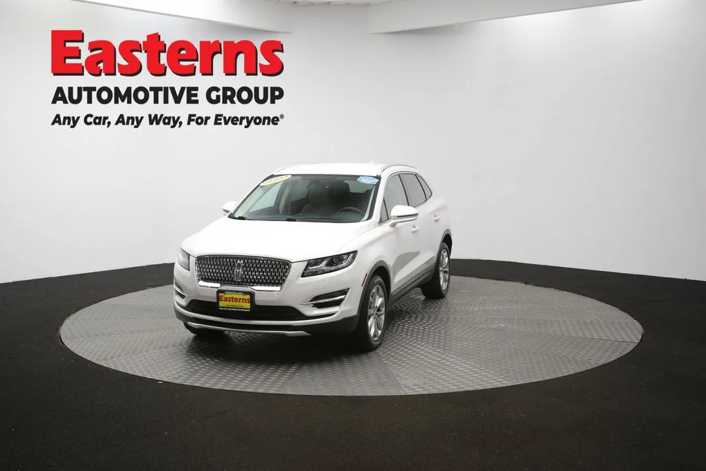 Used 2019 White Lincoln Select image 53