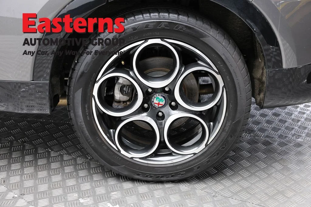 Used 2024 Silver Alfa Romeo Ti image 8