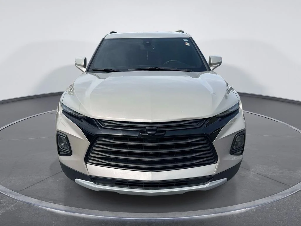 Used 2021 Gray Chevrolet LT image 2