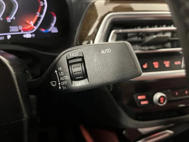 Used 2022 White BMW xDrive30i image 21