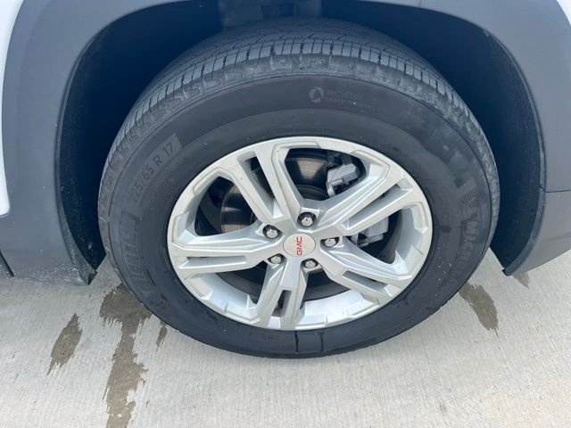 Used 2024 White GMC SLE image 8