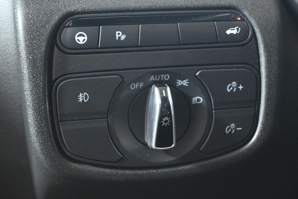 Certified Used 2023 Black INFINITI LUXE image 27