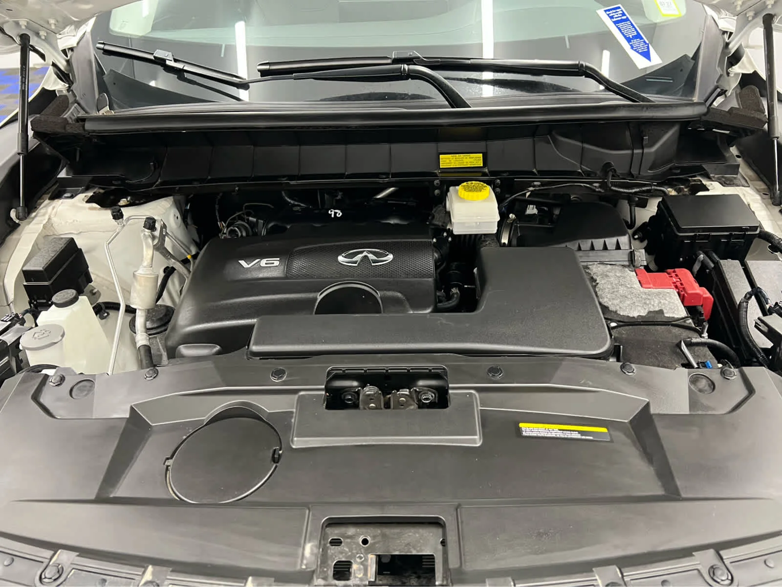 Used 2024 WH INFINITI LUXE image 7