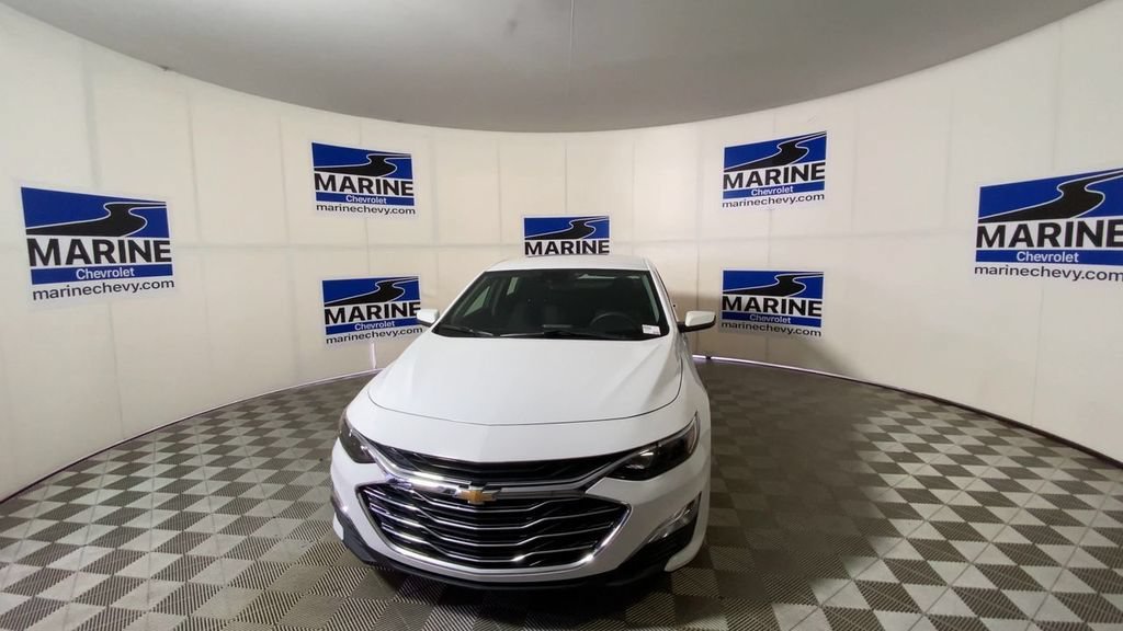 Used 2024 Summit White Chevrolet FL image 5