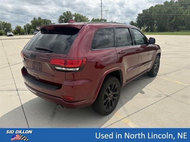 Used 2018 Velvet Red Pearlcoat Jeep Altitude image 8