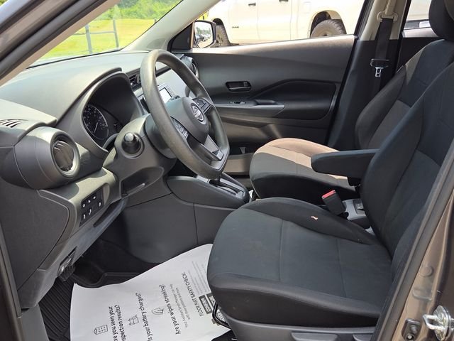 Used 2025 Gray Nissan S image 5