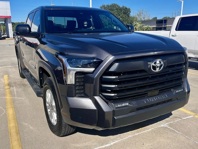 2025 Toyota Tundra 4WD SR5