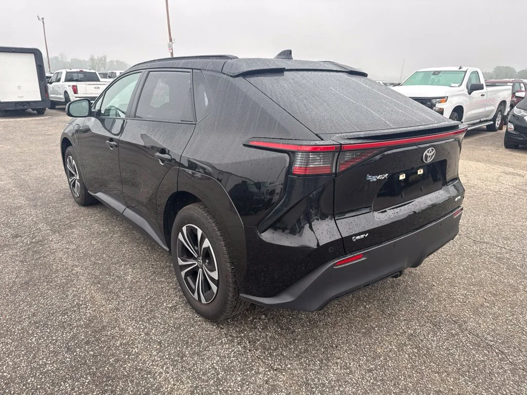 Used 2024 Black Toyota XLE image 3