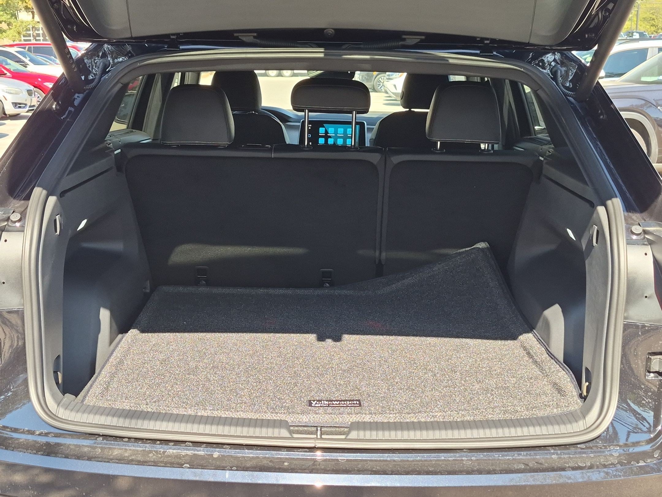 New 2026 Deep Black Pearl Volkswagen 2.0T SE w/Technology image 19