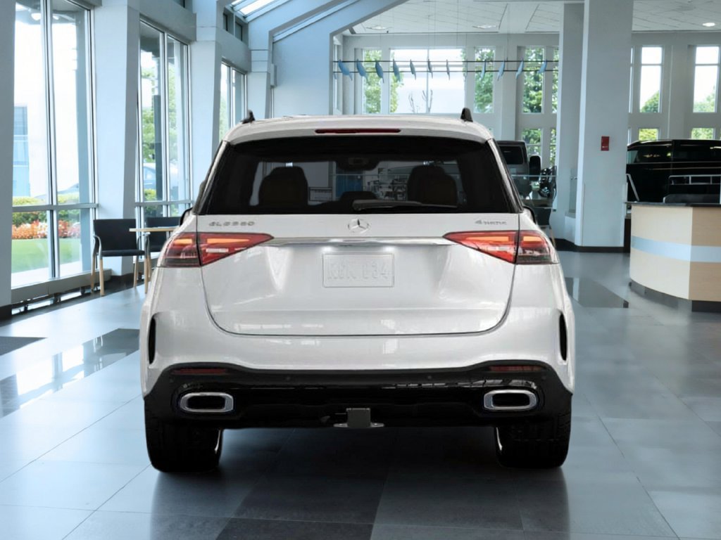 New 2026 MANUFAKTUR Moonlight White Metallic Mercedes-Benz GLE 580 image 65