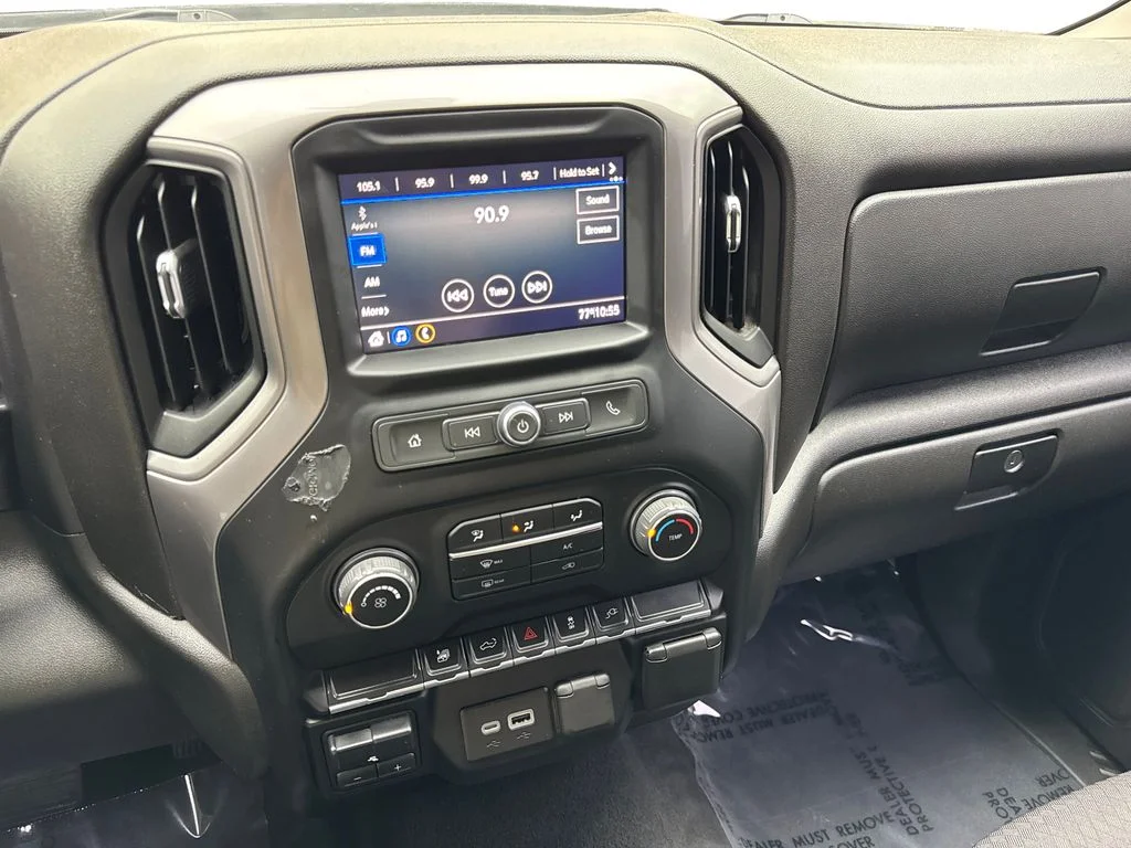 Used 2022 Silver Chevrolet Custom image 59