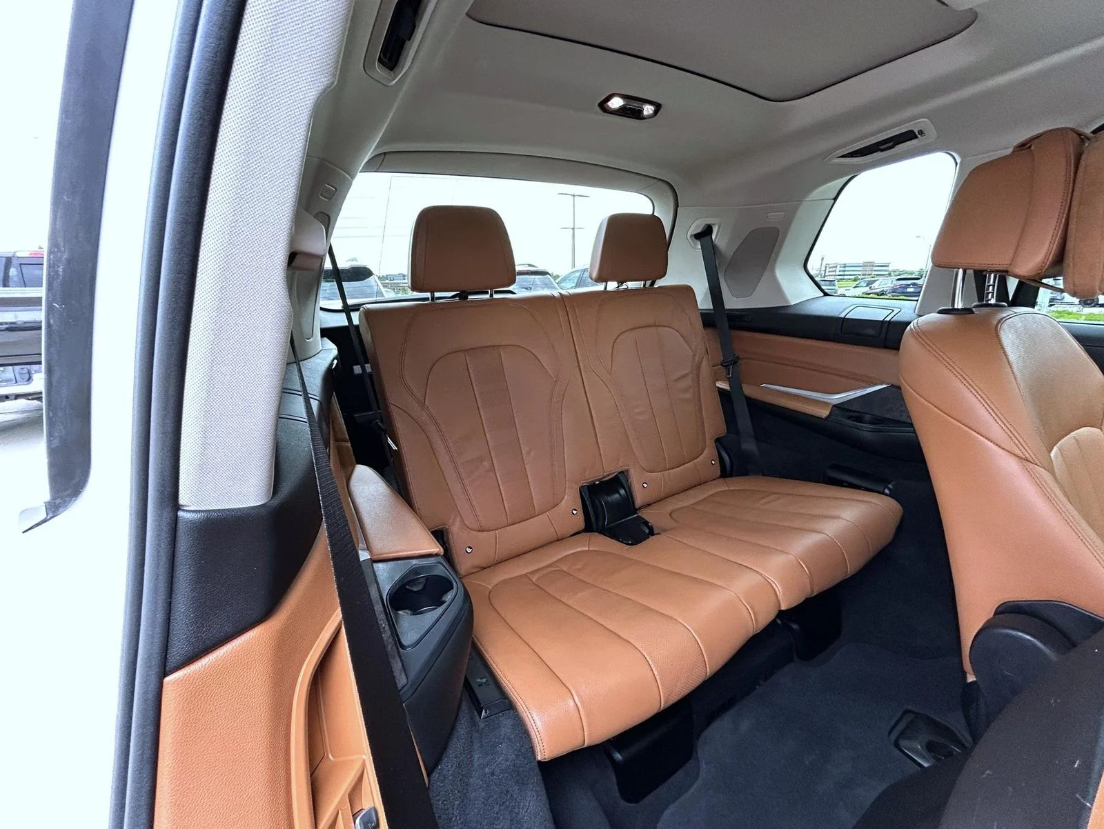 Used 2020 White BMW xDrive40i image 19
