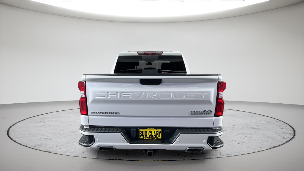 Used 2022 Beige Chevrolet High Country image 9