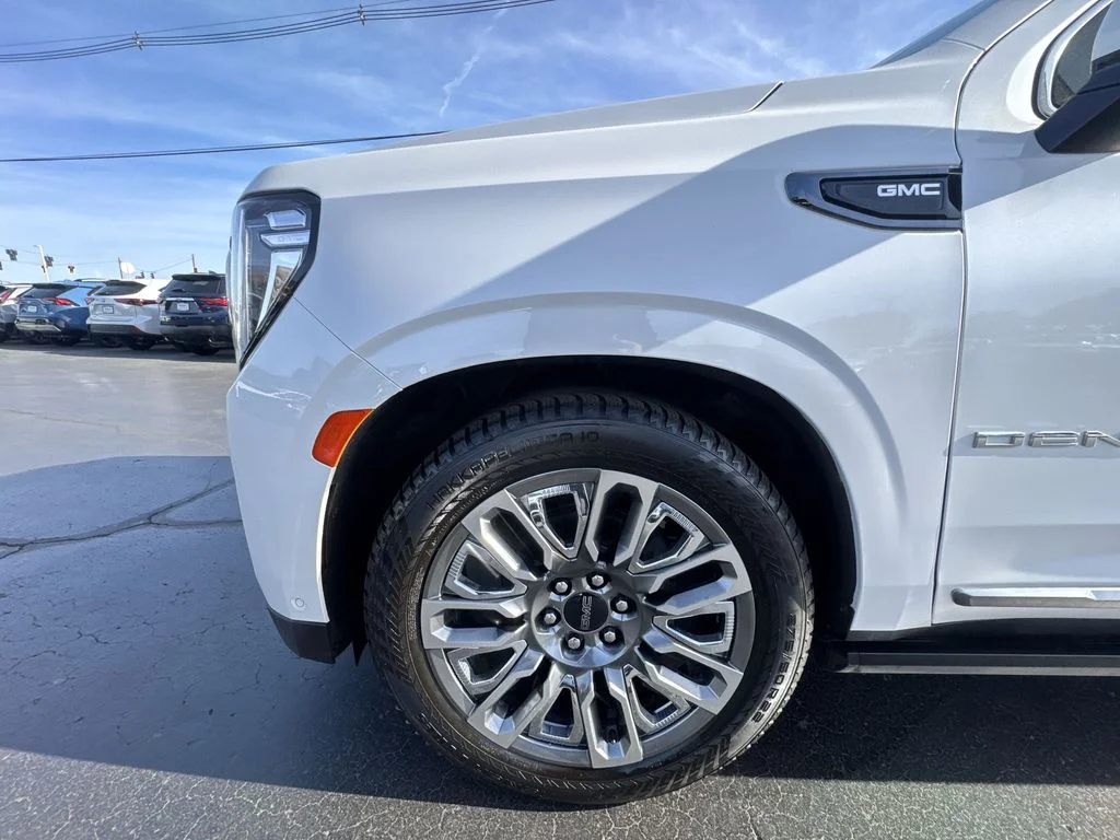 Used 2023 White GMC Denali Ultimate image 10