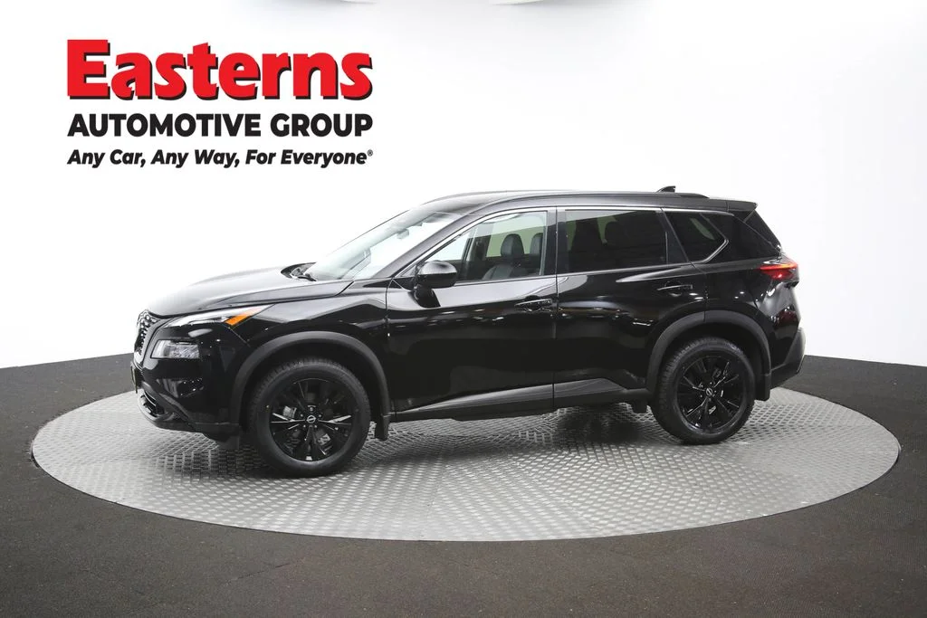 Used 2023 Black Nissan SV image 61