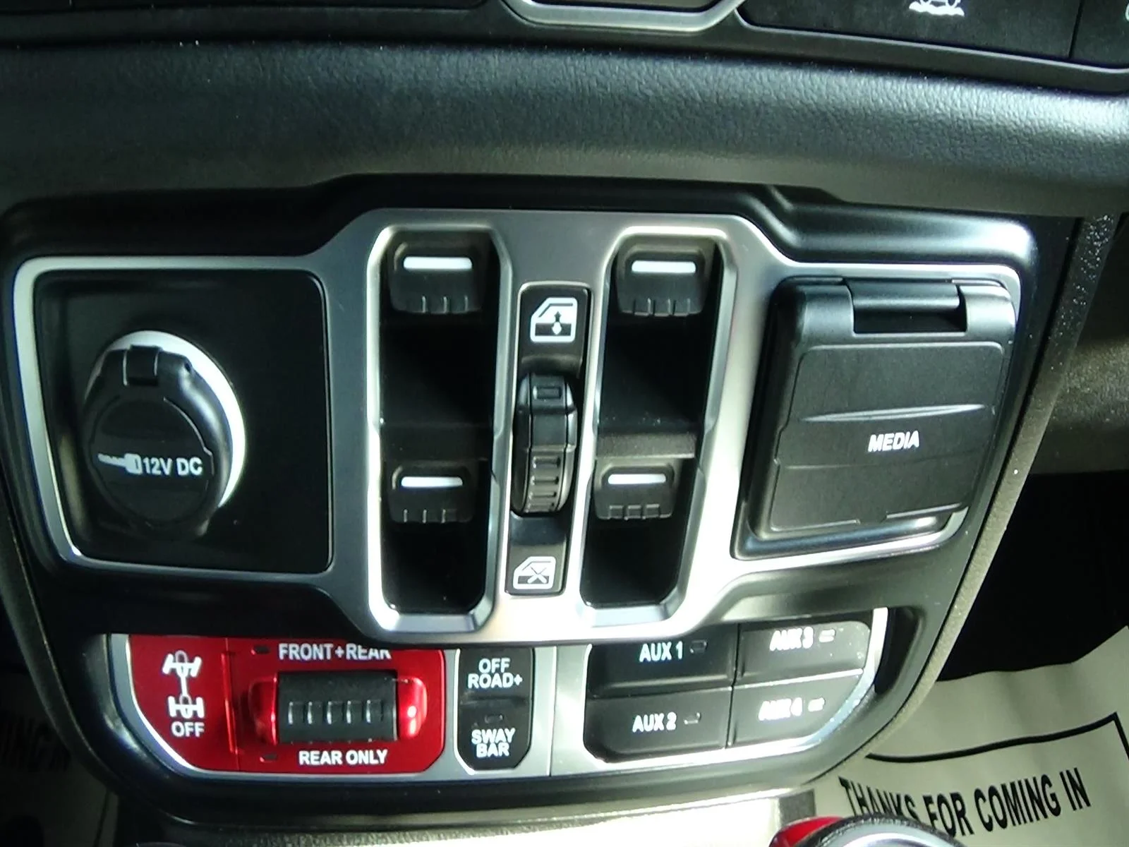 Used 2024 Hydro Blue Pearl Coat (pbj) Jeep Rubicon image 29