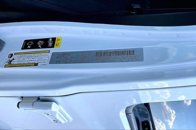 Used 2020 White Jeep Unlimited Sahara image 35