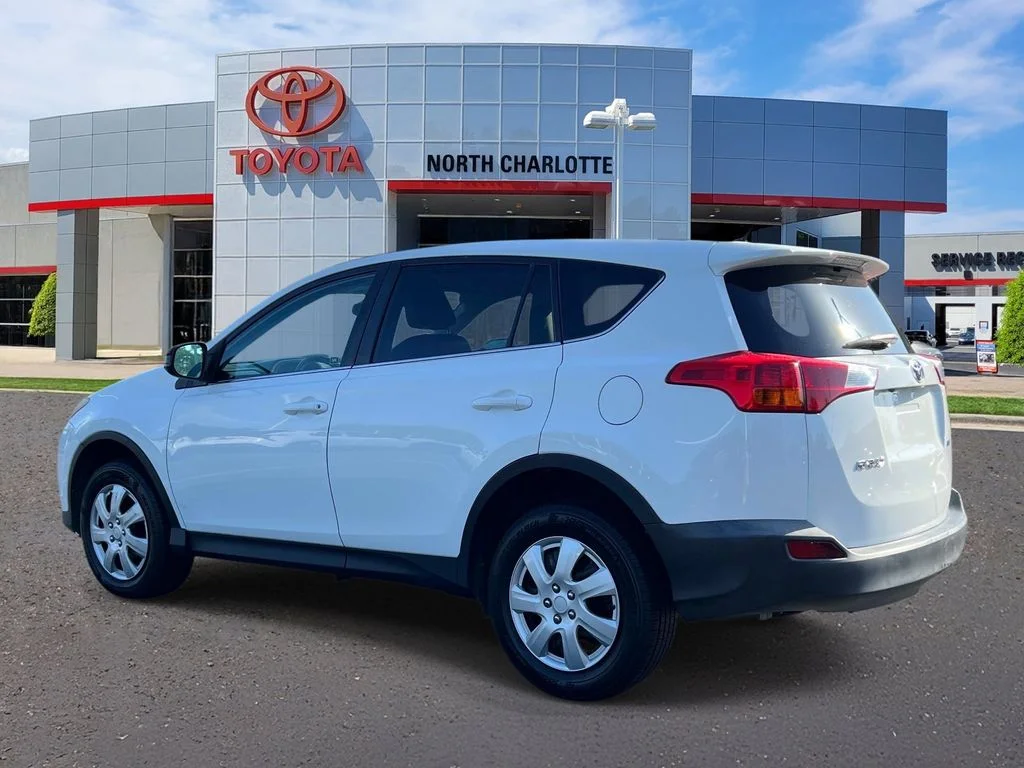 Used 2015 White Toyota LE image 4