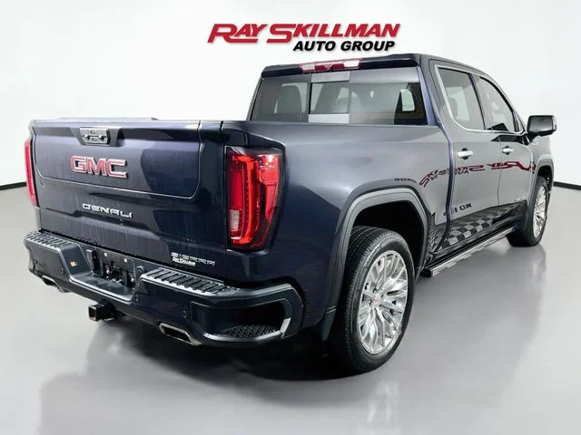Used 2022 Silver GMC Denali image 7