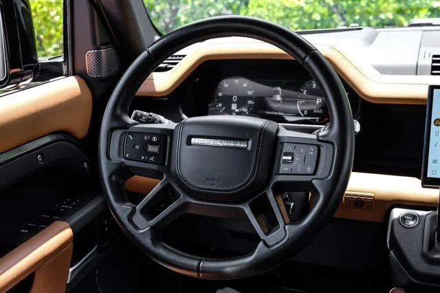 Used 2024 Santorini Black Metallic Land Rover X image 22