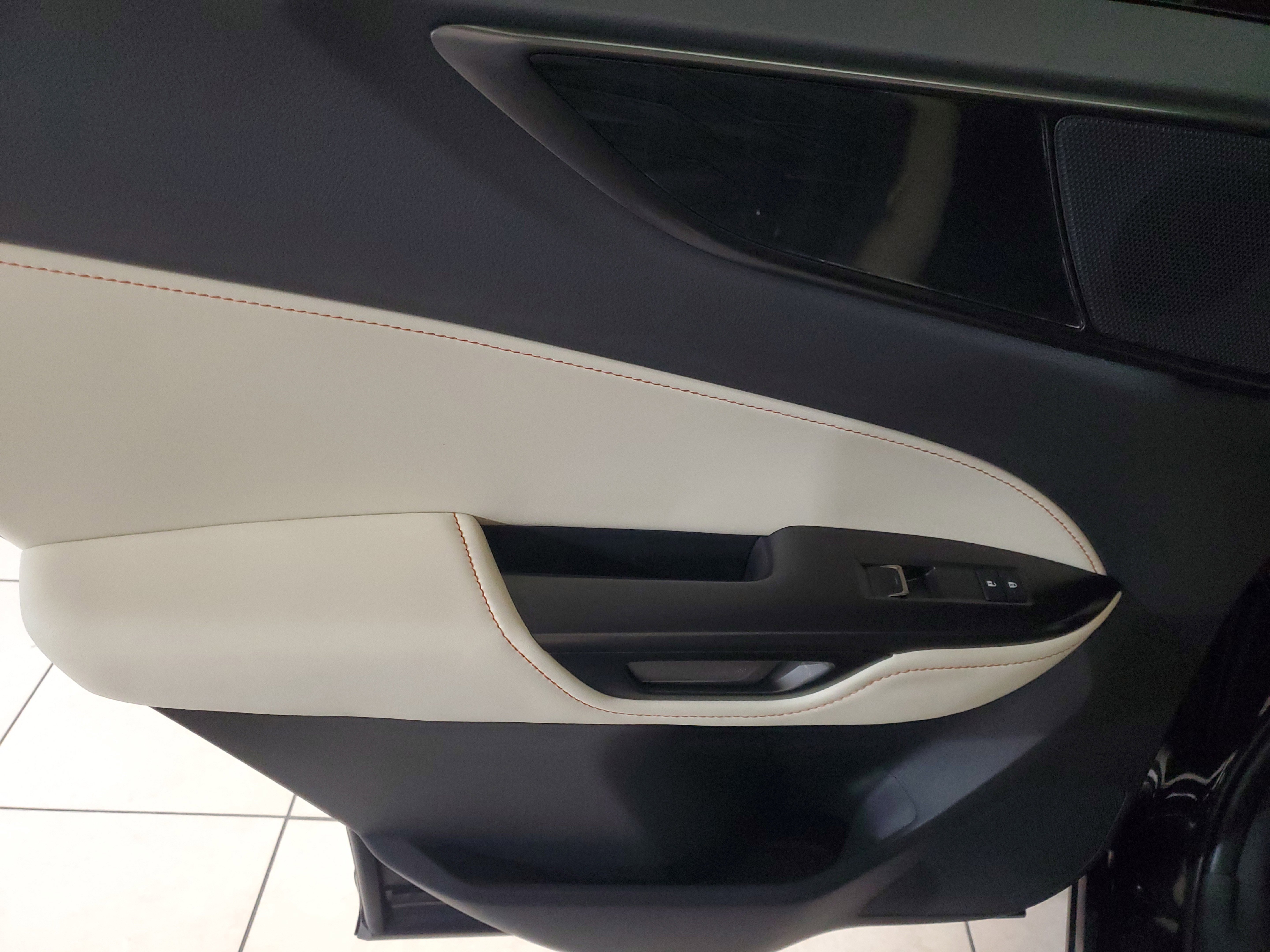 Used 2024  Lexus NX 250 Premium image 16