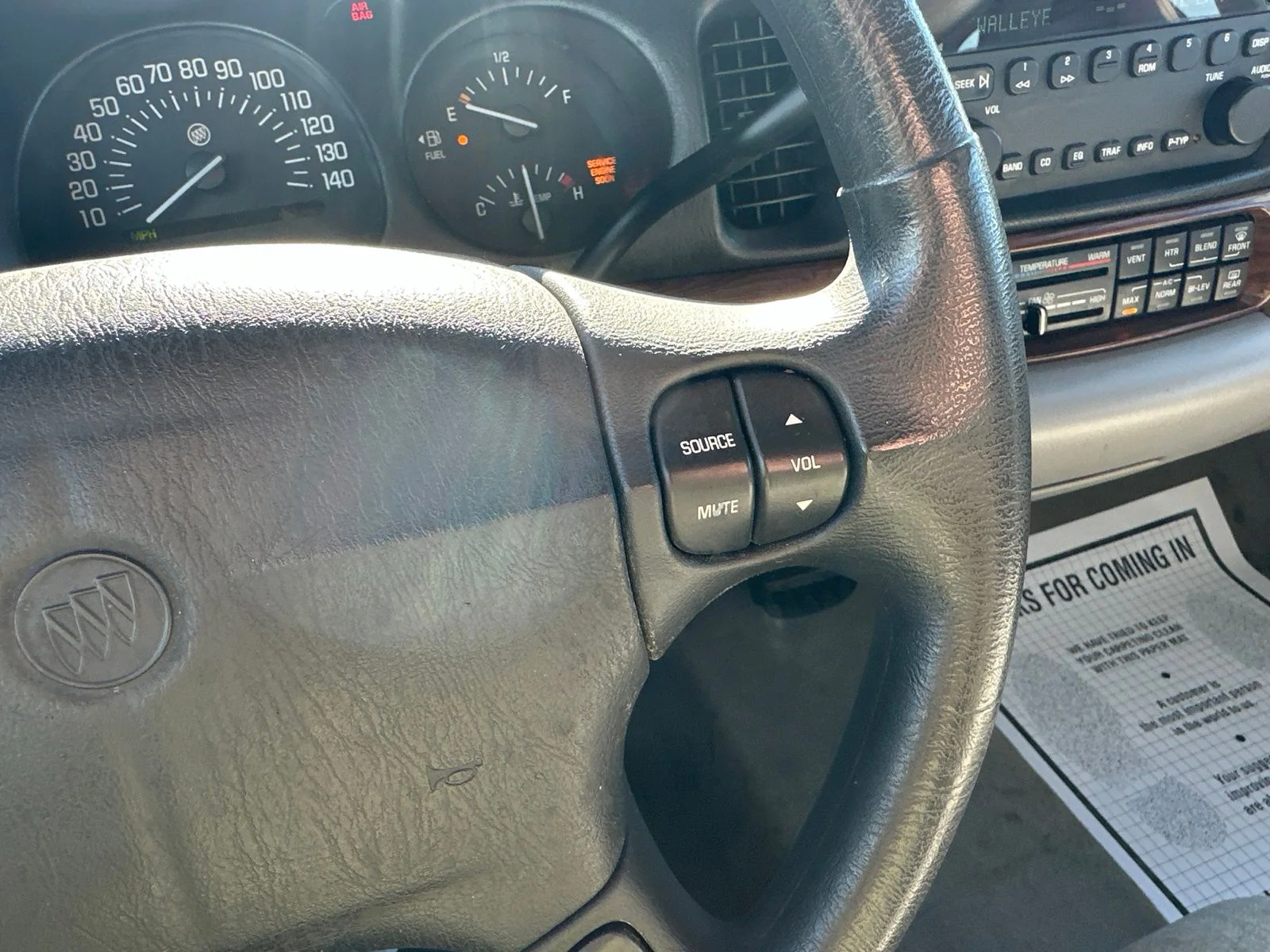 Used 2005 White Buick Custom image 42