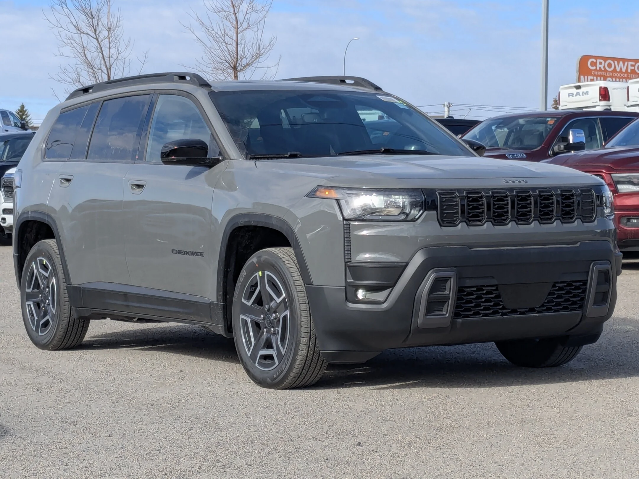 New 2026 Grey Jeep Limited - - Hybrid - Dual-Pane Pano Sunroof - Capri Leatherette - Power Liftgate & More! image 2