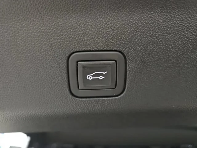 Used 2024 Dark Ash Metallic Chevrolet Premier image 18