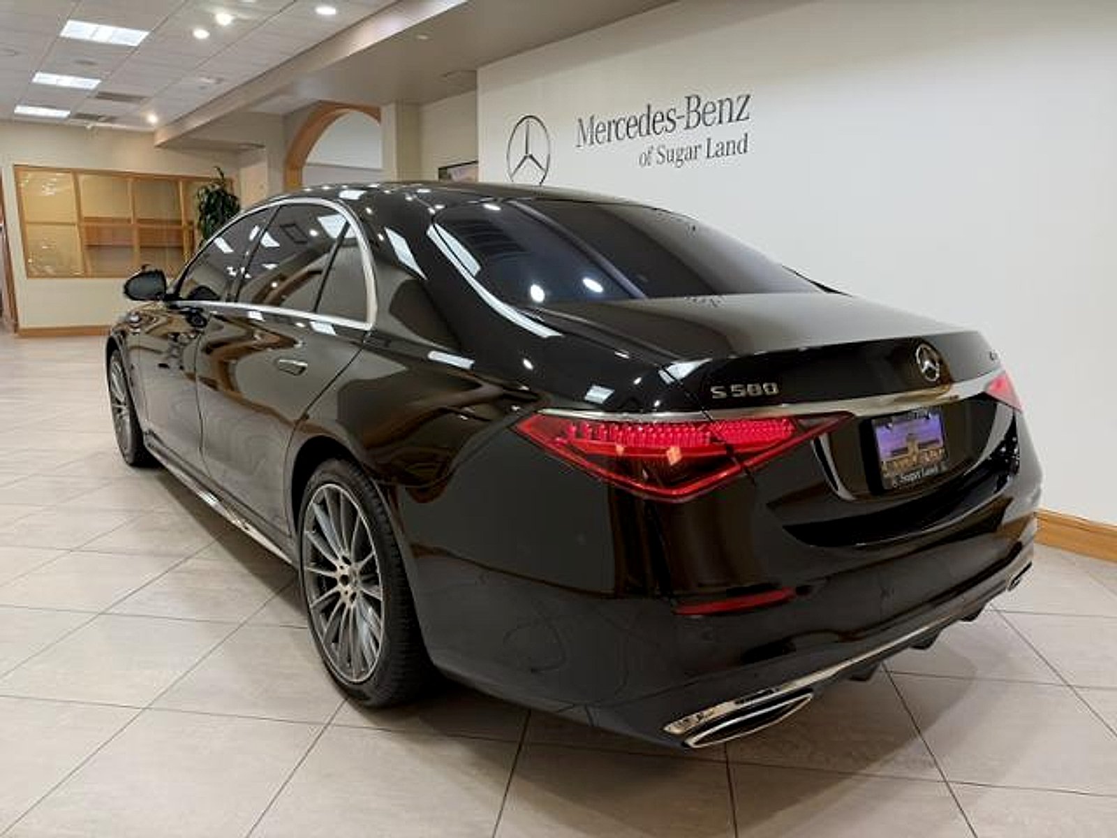 Certified Used 2026 Obsidian Black Metallic Mercedes-Benz 4MATIC® image 3