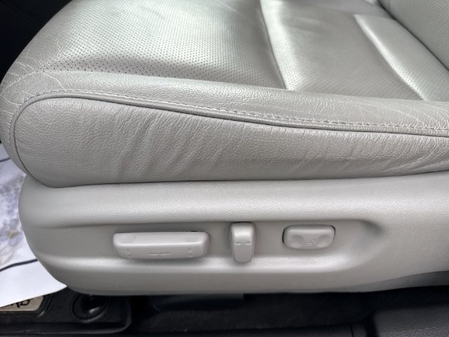 Used 2023 Lunar Silver Metallic Honda EX-L image 23