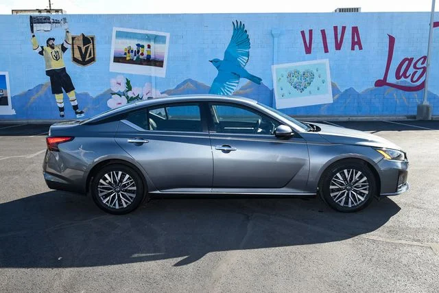 Used 2024 Gray Nissan 2.5 SV image 6